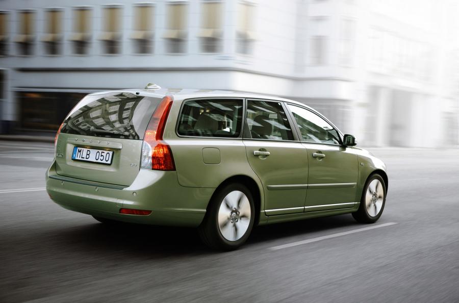  Volvo C30 DRIVe Efficiency 2008 года  (фото 2 из 34)